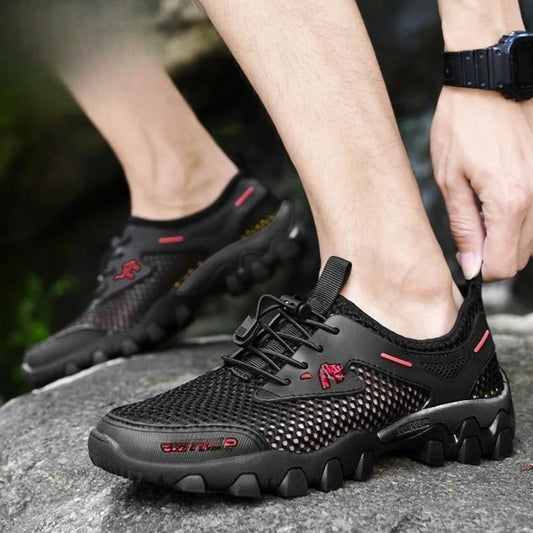 Breathable hollow mesh shoes